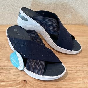 NWT Bzees “Diamond” sandals, 10W